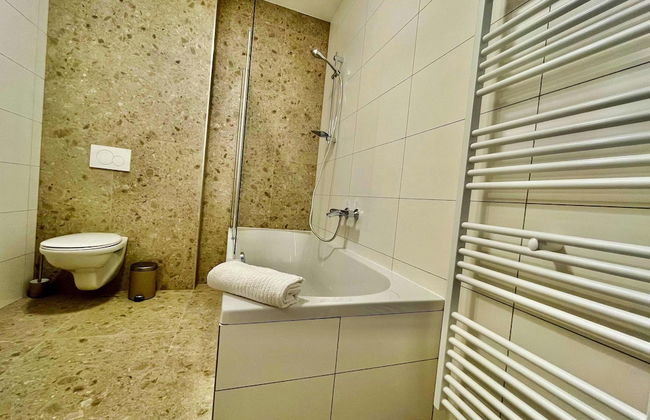 Luxury 2BR 1BA Near Fashion District by Oneluxstay - Foto 57