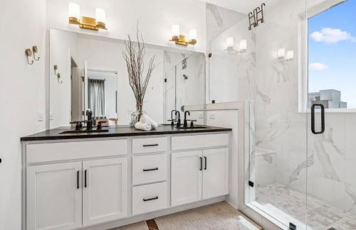 Nashville Townhouse with Rooftop & Modern Comfort - Foto 41