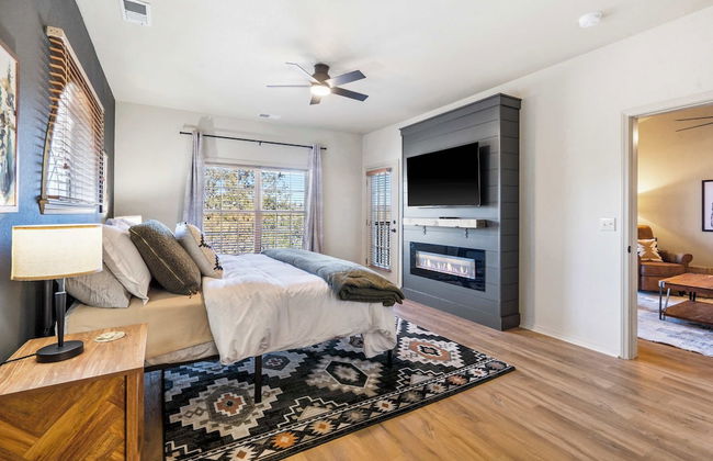 T Time Getaway - Overlooking Golf Views! - Photo 6