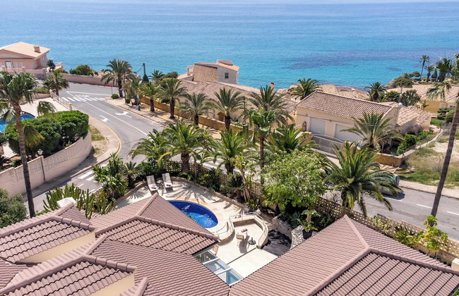 4bed Villa Sleeps 8- Pool, Garden, Bbq, Near Beach - Foto 34