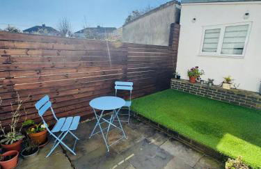 Redland's Fun & Colourful Artistic House - Foto 38