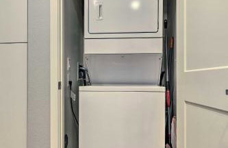 Modern Irvine Condo with Pool - 7 Mi to Beach! - Photo 19