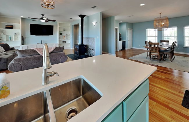 Papa's Place by Miss Kitty’s - Photo 22