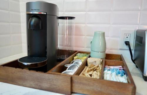 Private Family Friendly Guest Home - Photo 21