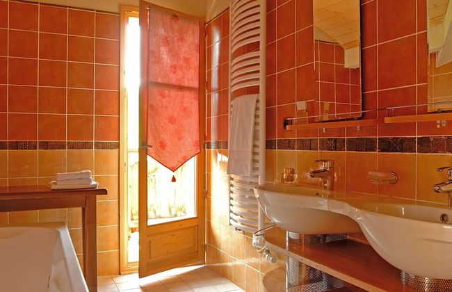 Chalet With Fireplace in Alpe D'huez - Photo 7