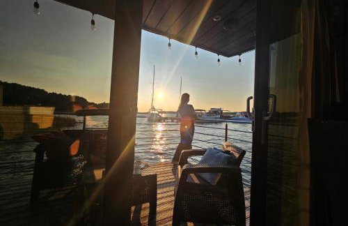 Domek na wodzie Topiko Czarter przy Hotelu Ognisty Ptak - Foto 1