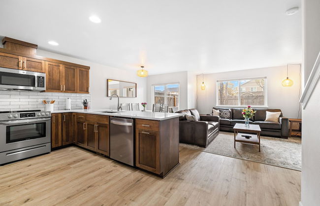 Redmond Getaway Hub Adventure Awaits! - Foto 14