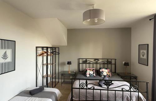 Le Verger Des Pierres Blanches,11 chambres,11 wc, 8 sdbs,pool chauffée 11 m 35p - Foto 34