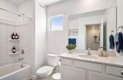 Family-Friendly 3-Story Home Sleeps 8 - Foto 7