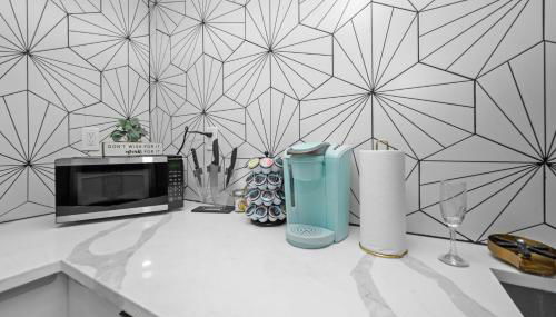 Comfortable 2BR Uptown Escape with Free Park - Foto 5