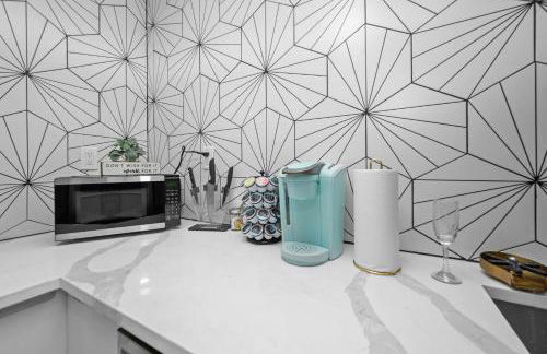 Comfortable 2BR Uptown Escape with Free Park - Foto 5