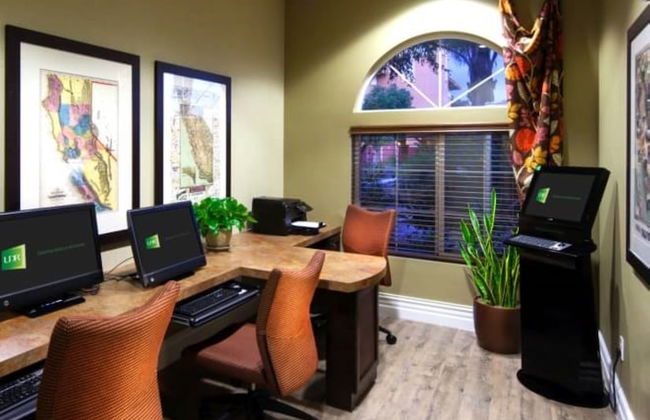 Bluebird Suites in Santa Clara - Foto 14