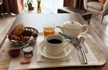 Les Belles Lettres - centre ville face à la Gare - 20 mn de Paris St Lazare - Foto 3