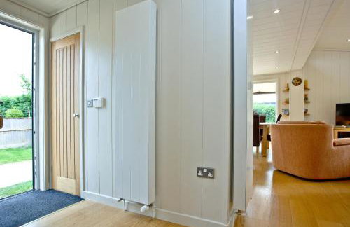 Amber Lodge, Strawberryfield Park - Hot Tub - Free WiFi & Parking - Photo 16