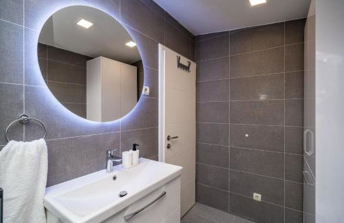 Villa Petmat - with private pool and 6 bedrooms - Photo 65