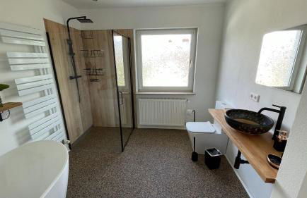 Ferienhaus Platzhirsch in Bad Hersfeld mit Garten, 2 Bäder, 3 Schlafzimmer & Küche - gratis Parkplätze - Photo 13