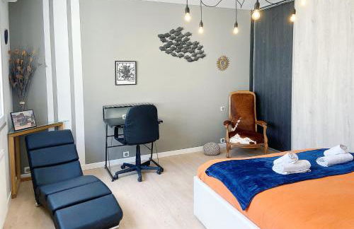 Chez Clém - 3 chambres - garage privé - wifi - Netflix - Foto 12