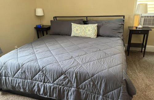 Windsor Park Pad apt 2 min to Mass Ave With AC - Foto 2