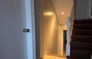 Private Basement Flat - Photo 10