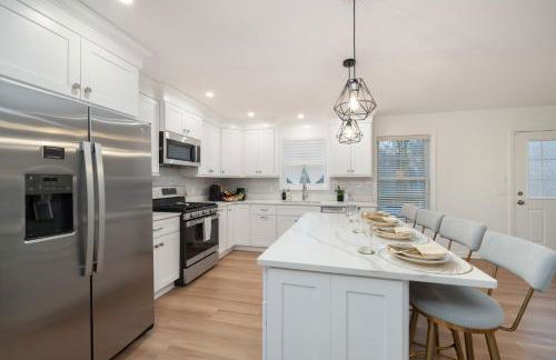 Upscale 4BR Retreat at the Reservoir! - Foto 9