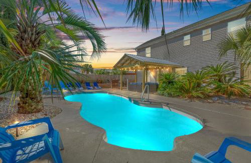 Pirates Cove - Private Pool, Seasonal Hot Tub, Game Room, Close to Beach, Pets OK - Photo 1