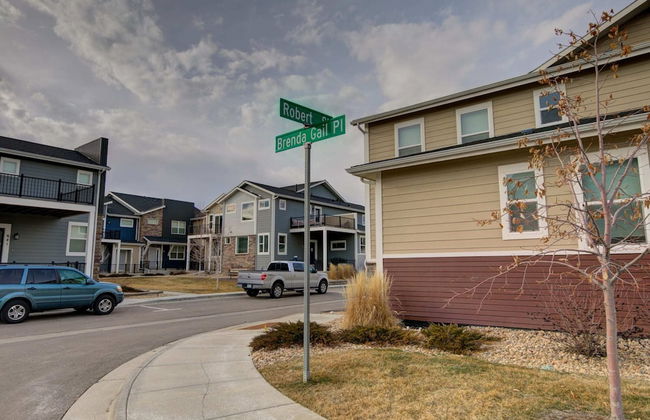 Marbella Lane Executive Townhome, 20 mins to Boulder - Photo 33