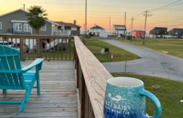 Zachary Beach House, Ocean views & walk to beach! - Foto 25