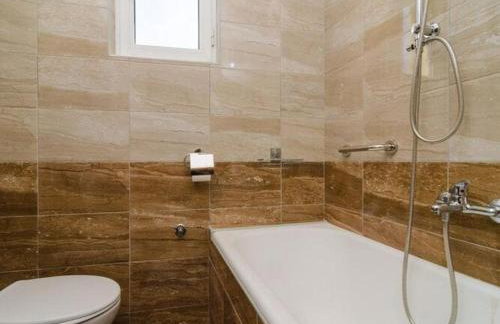 Villa Dalmatian Gem - Two-Bedroom Villa with Terrace and Swimming Pool - Photo 21