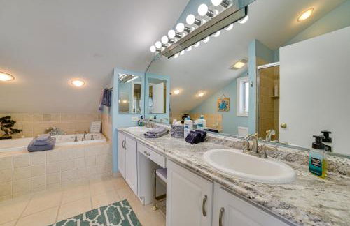 Luxury Lakefront Boyne City Townhome with Views! - Foto 21