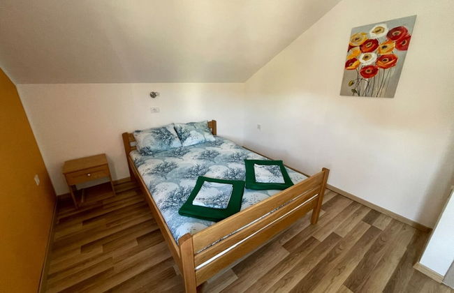 Jenny - 300m to the Beach - A1 - Photo 3