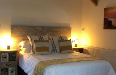 Re-imagined Stone Barns in the Country Near the Coast - Foto 26