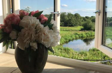 THE HAYLOFT CHESHIRE - Photo 22