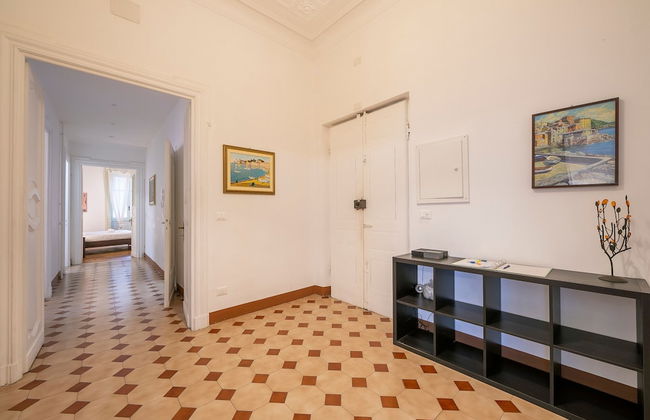 I Marinai - In The City Of Genoa - Photo 25