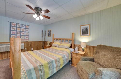 Rose City Cabin with Fire Pit and Lake Access - Foto 15