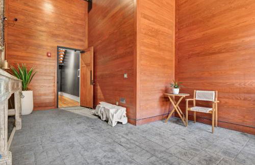 Luxe 220 Suite 2 - Photo 21