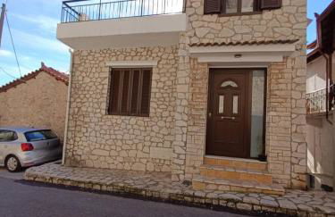 Νύμφη Ηχώ, Θέα στα βουνά κάτω από το Ρολόι - Foto 2