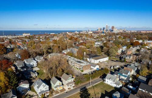 Cleveland Escape - Hot Tub - Karaoke Machine - Sleeps 12 - Foto 30