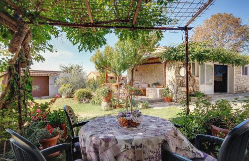 Preiswerte und schöne Ferienwohnung mit Pool, WLAN, Terrasse und Grill - Foto 14