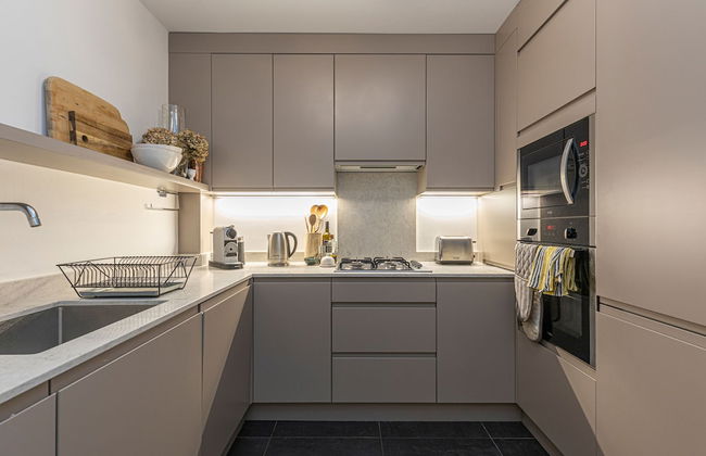 JOIVY Stylish 2-bed Flat w/ Terrace Near Battersea Park - Foto 12