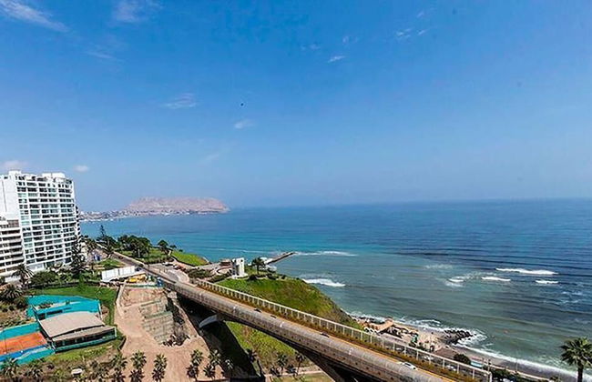 Great Location Walking Distance to Larcomar and Wong - Foto 21