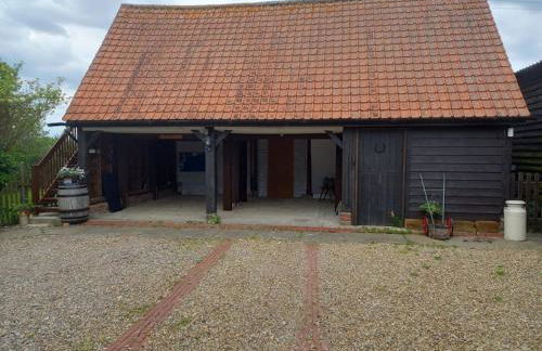 Rustic Retreat Guest Lodge - Photo 19