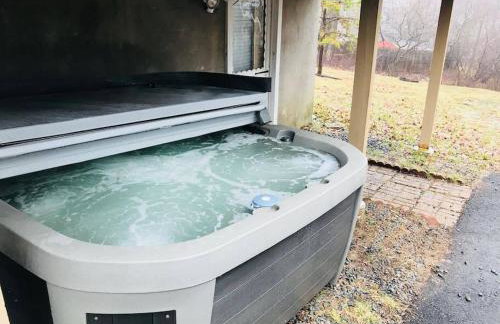 Beautiful Chalet with Hot Tub & Sauna in Poconos - Foto 13