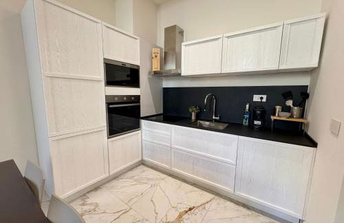 Duomo Luxury Apartment - Photo 8