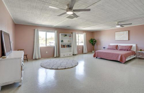 Backyard Oasis and Hot Tub Mtn-View Wickenburg Home - Photo 15