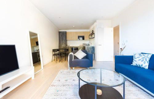 Luxury 1 bedroom apartment - Photo 3