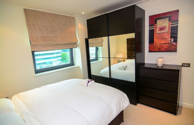Canary Wharf - Corporate Riverside Apartments - Photo 5