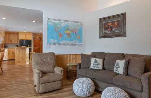 Chester Currents by KABINO Riverfront on Henrys Fork Air Conditioning Boat Launch Foosball Pool Table Huge Yard Garage WIFI - Foto 34