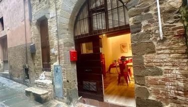 Natural RED Passion in Perugia Downtown - Photo 5