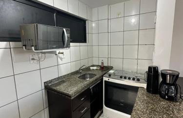 Apês Completos na Litorânea l Cozinha e Conforto l Ferreira Hospedagens - Foto 17