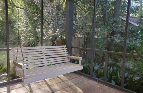 Cheerful 2 BR Near Colleges, Downtown, Attractions - Foto 39